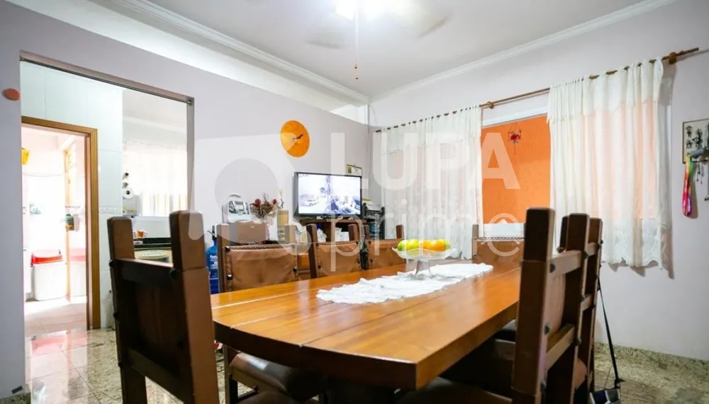 Casa, 4 quartos, 202 m² - Foto 2