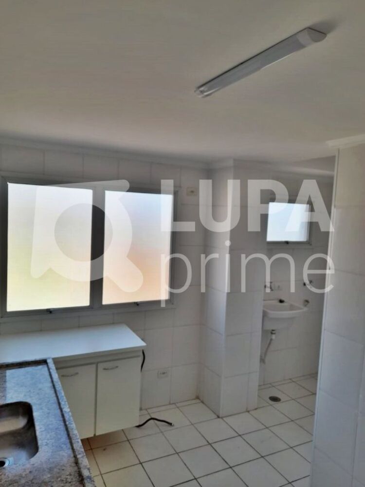 Apartamento à venda com 2 quartos, 64m² - Foto 8