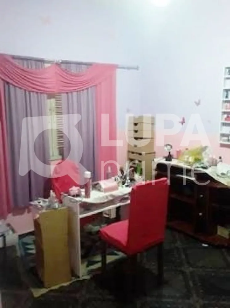 Casa, 4 quartos, 245 m² - Foto 1