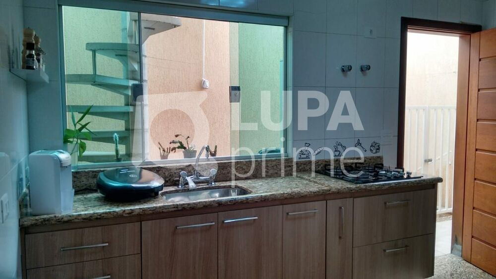 Casa, 3 quartos, 222 m² - Foto 1