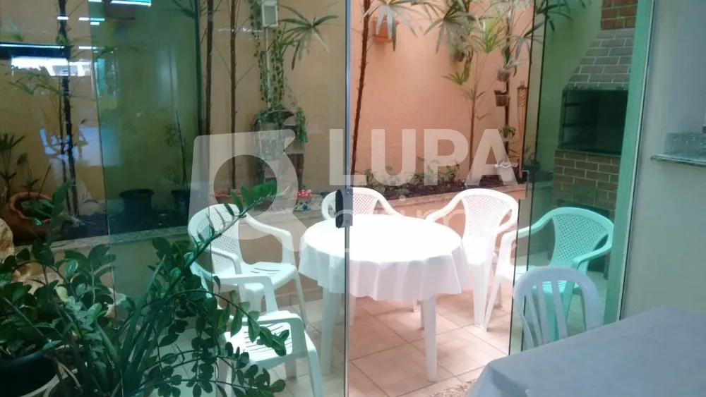 Casa, 3 quartos, 222 m² - Foto 11