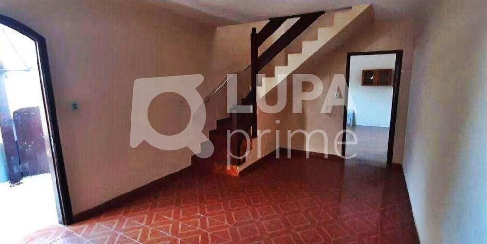 Casa à venda com 3 quartos, 94m² - Foto 2