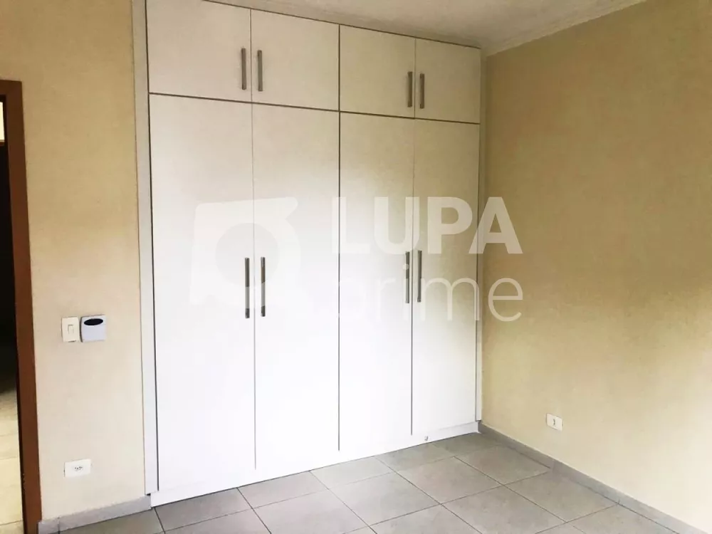 Casa à venda com 4 quartos, 256m² - Foto 7