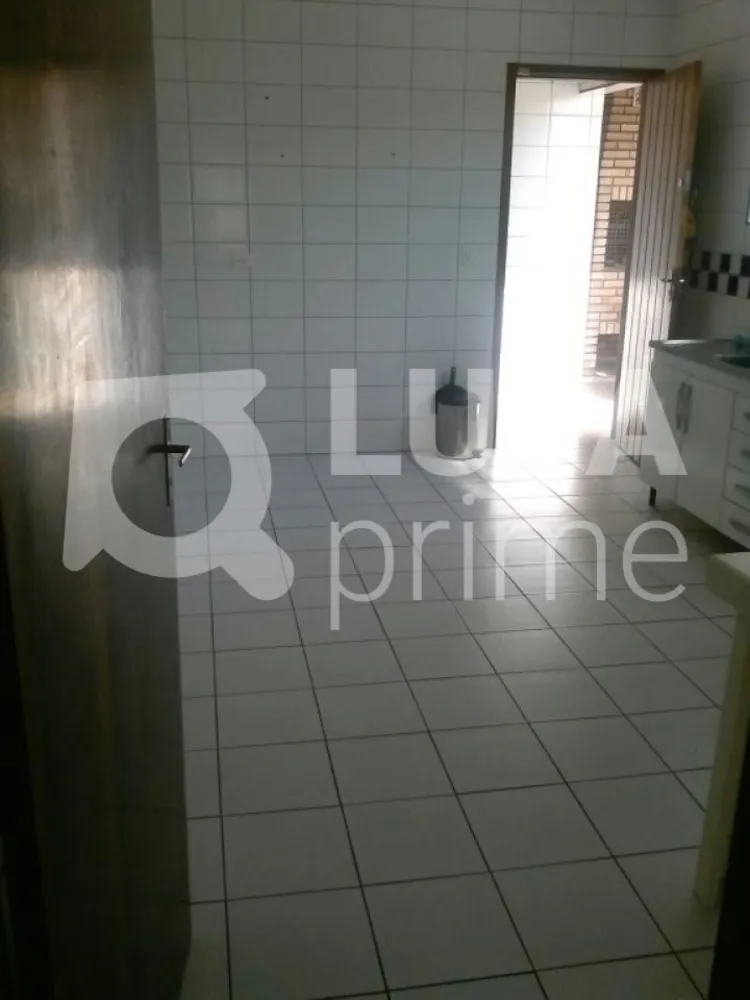 Casa, 3 quartos, 200 m² - Foto 1