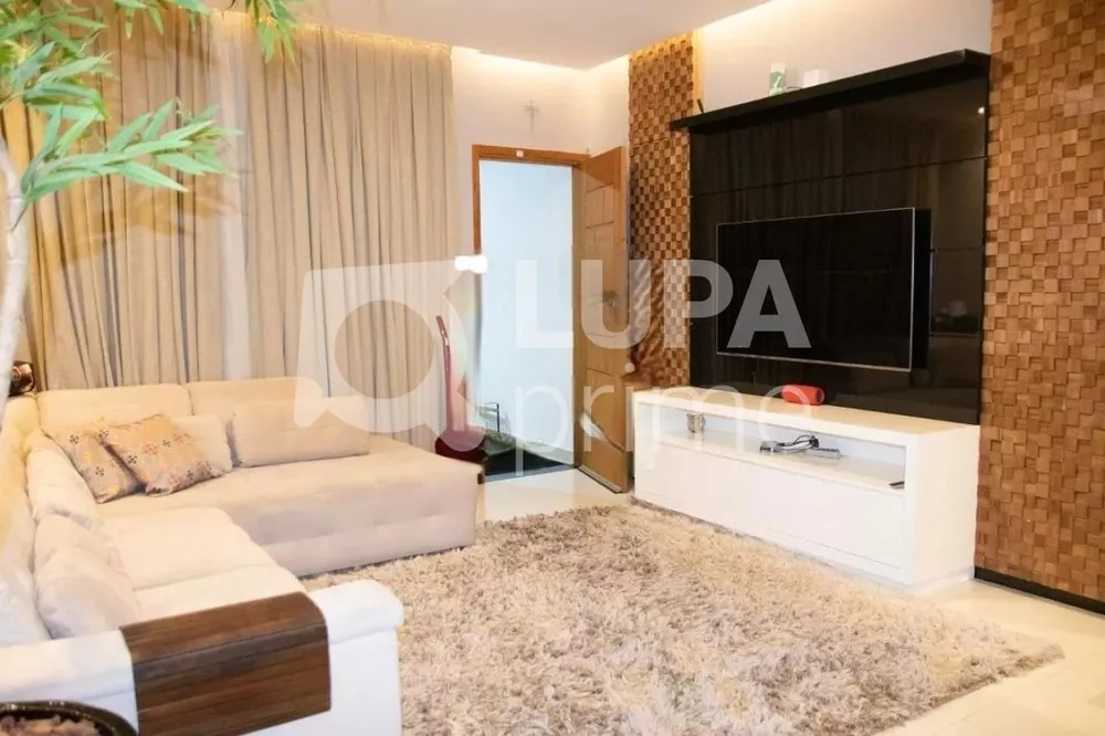 Casa à venda com 3 quartos, 150m² - Foto 1