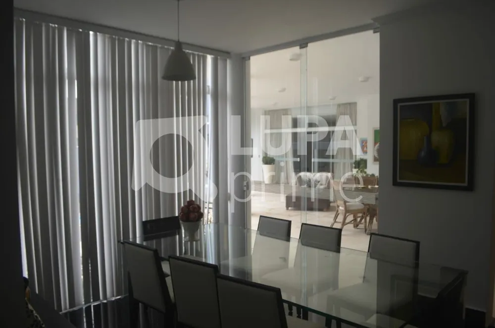 Casa, 4 quartos, 650 m² - Foto 1