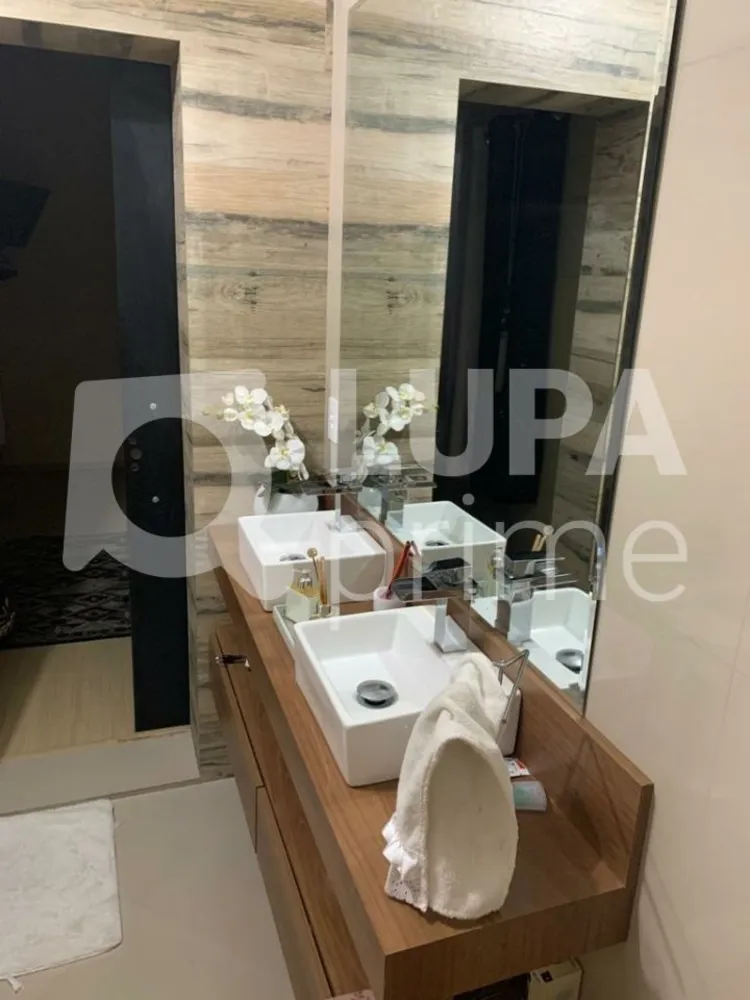 Casa, 3 quartos, 213 m² - Foto 1
