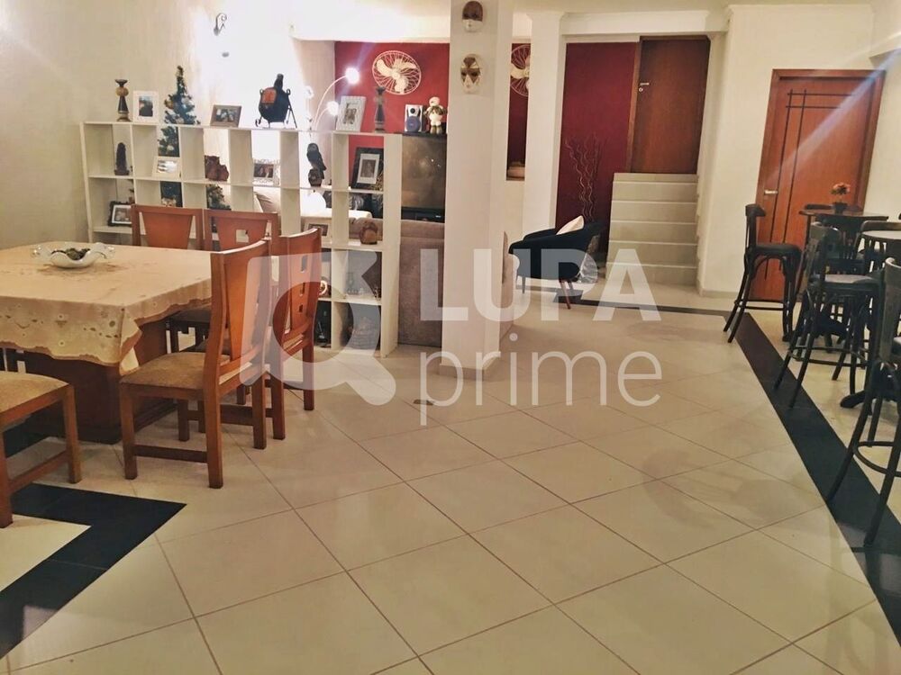 Casa, 3 quartos, 192 m² - Foto 1