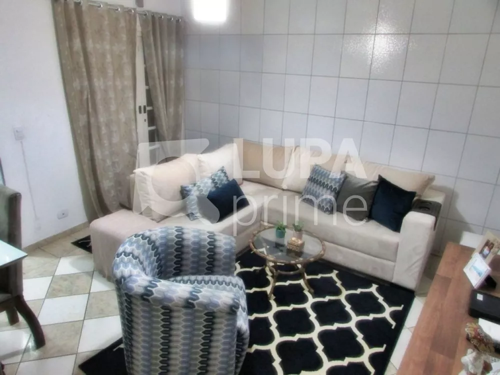 Casa à venda com 5 quartos, 300m² - Foto 3