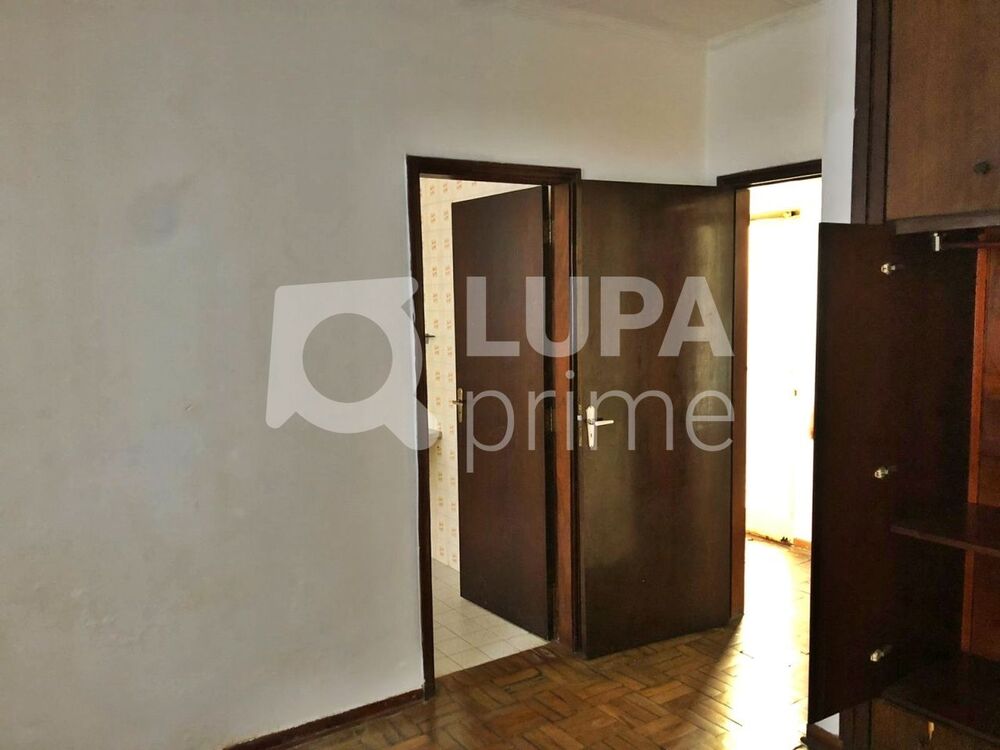 Casa à venda com 3 quartos, 170m² - Foto 2