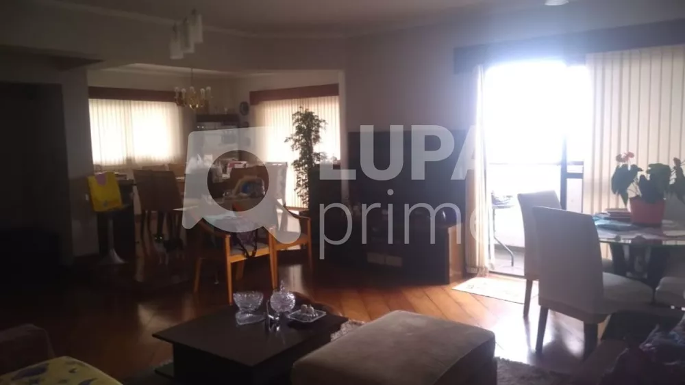 Apartamento à venda com 4 quartos, 236m² - Foto 3