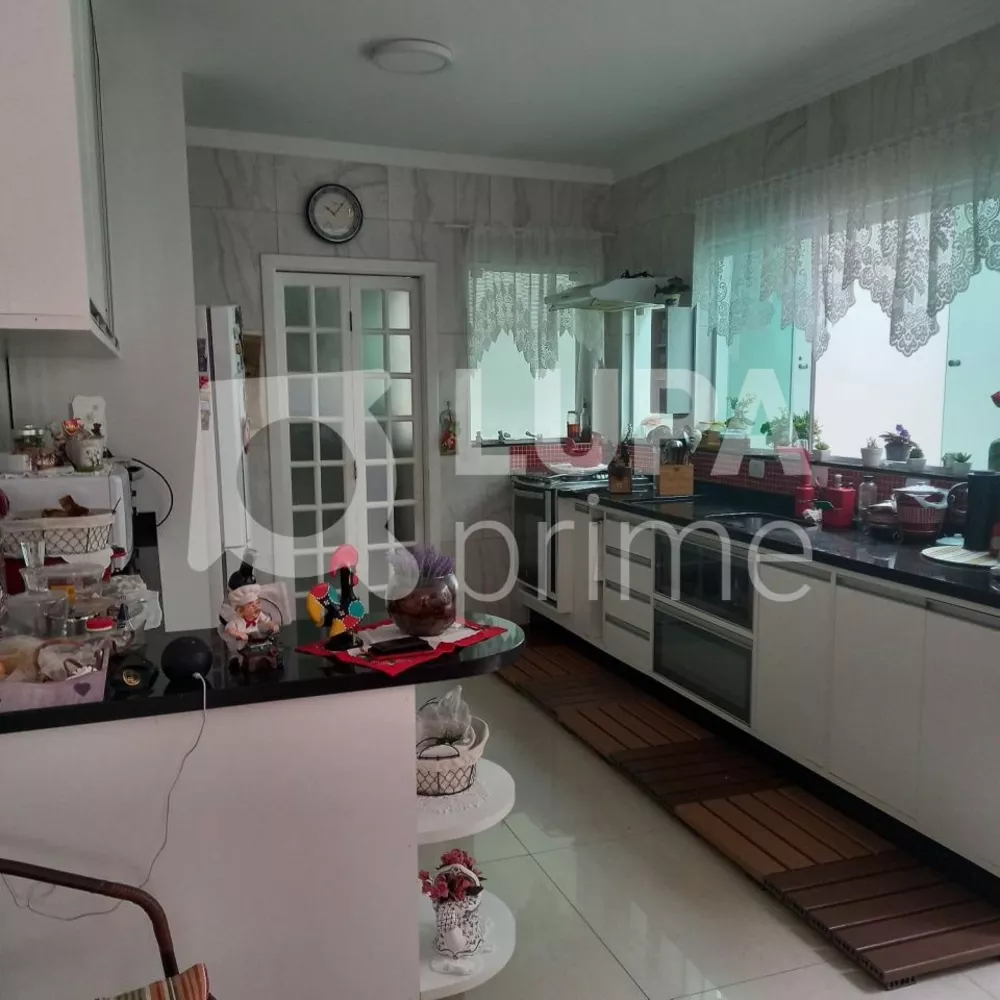 Casa, 3 quartos, 210 m² - Foto 8