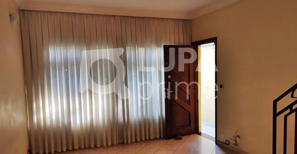 Casa, 5 quartos, 230 m² - Foto 1
