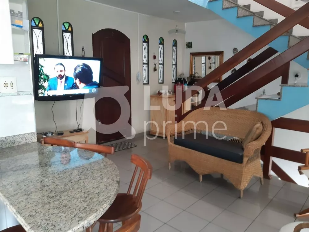 Casa à venda com 4 quartos, 250m² - Foto 4