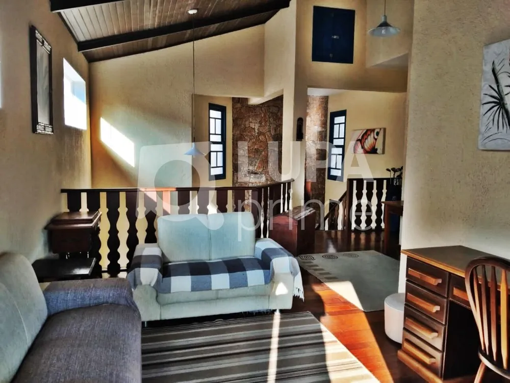 Casa, 3 quartos, 250 m² - Foto 1