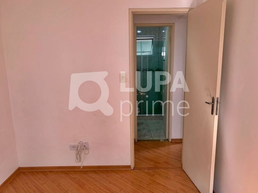 Apartamento à venda com 3 quartos, 64m² - Foto 2