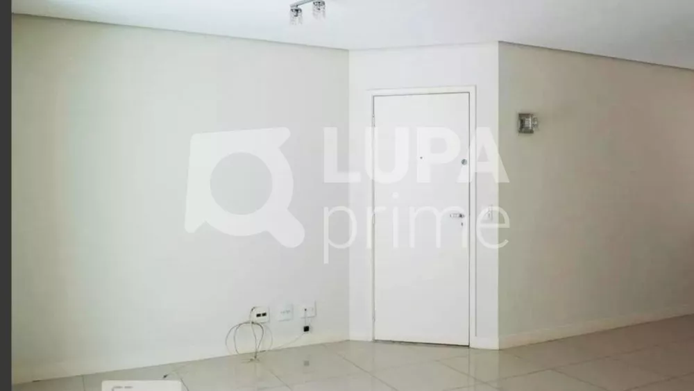 Apartamento à venda com 3 quartos, 140m² - Foto 4