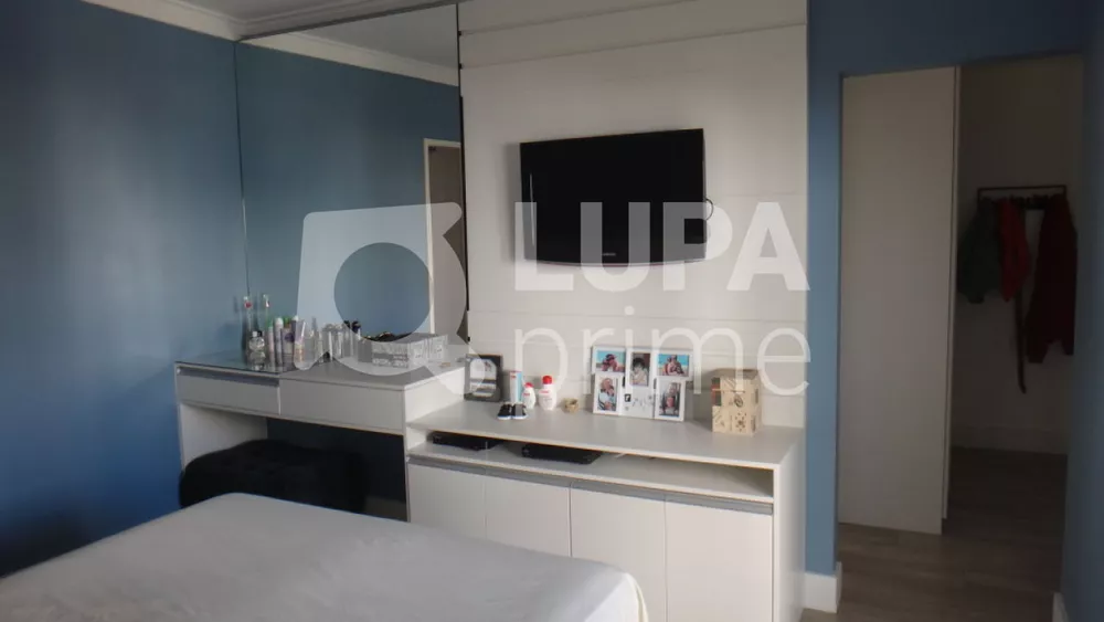 Apartamento à venda com 3 quartos, 159m² - Foto 3