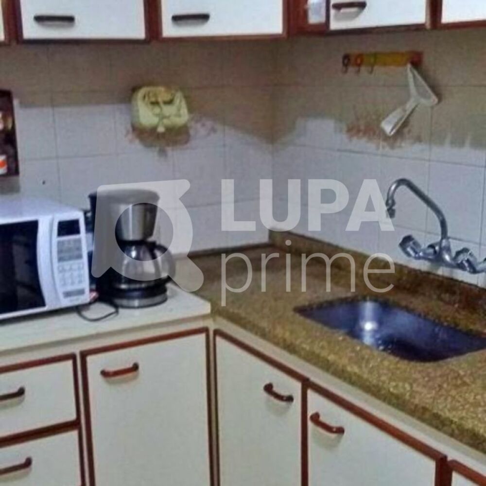 Casa, 3 quartos, 250 m² - Foto 2