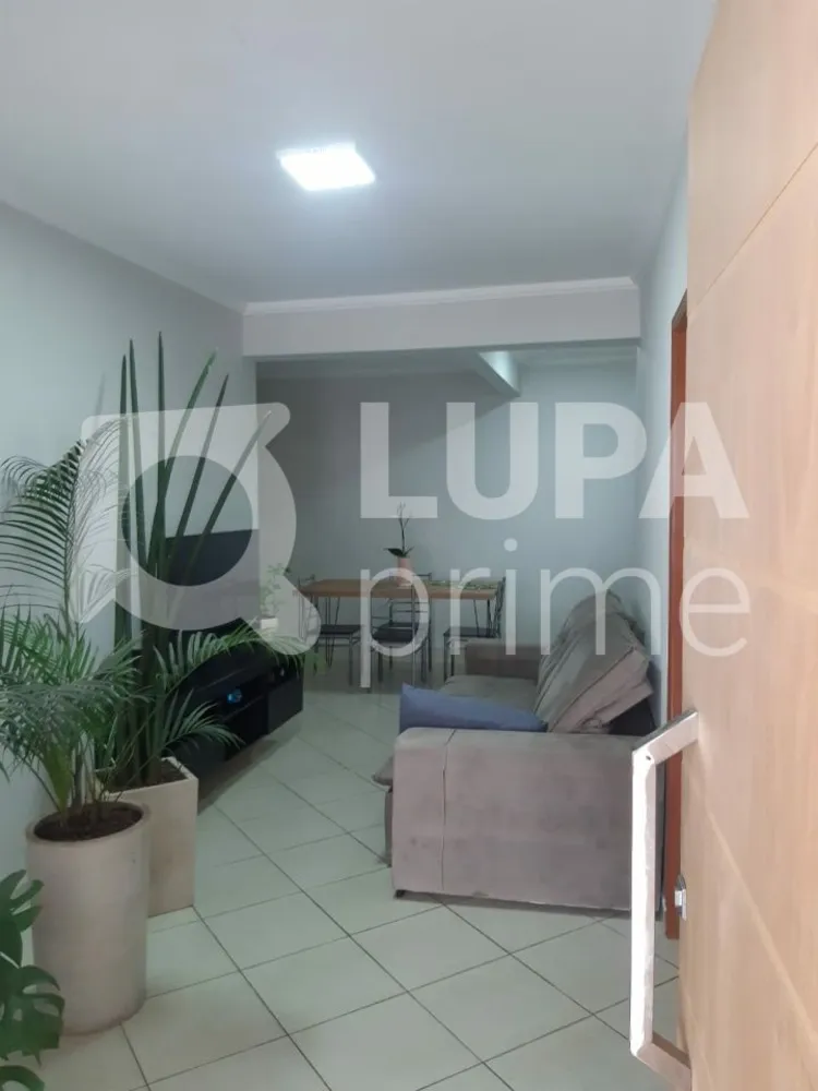 Casa, 6 quartos, 305 m² - Foto 1