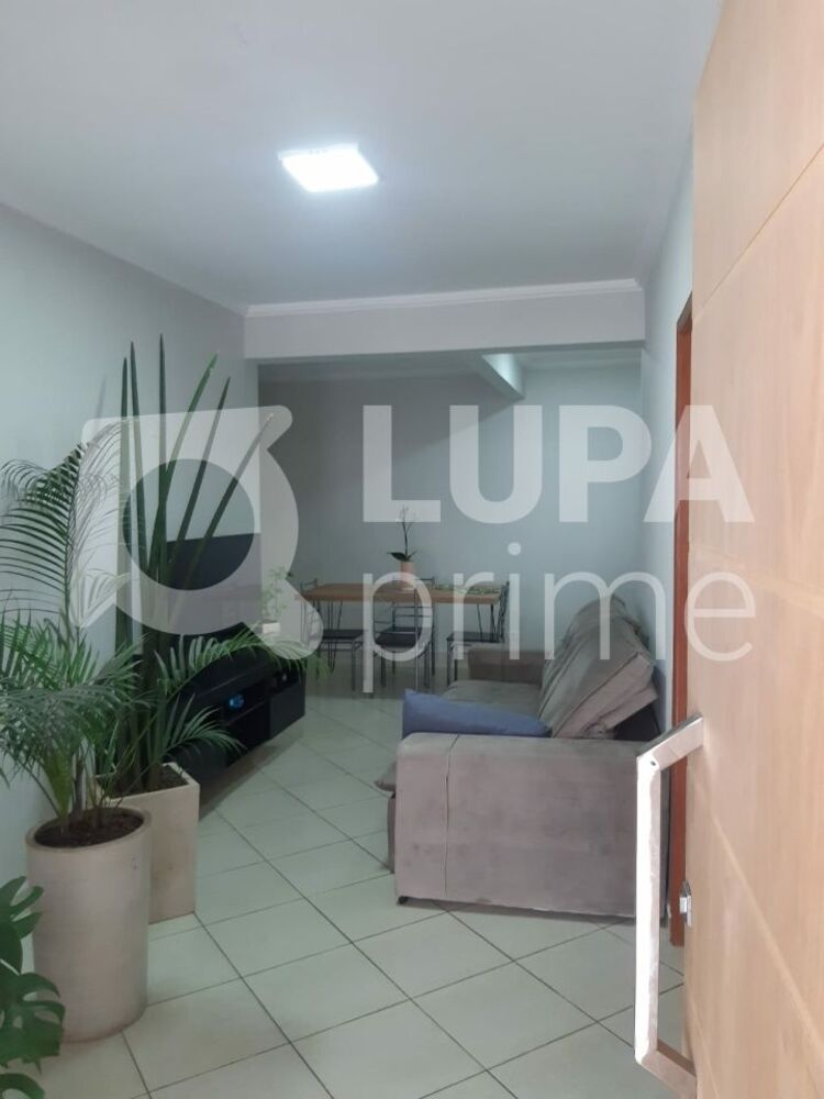 Casa, 6 quartos, 305 m² - Foto 2