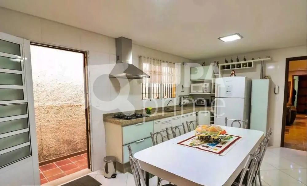 Casa, 3 quartos, 250 m² - Foto 1