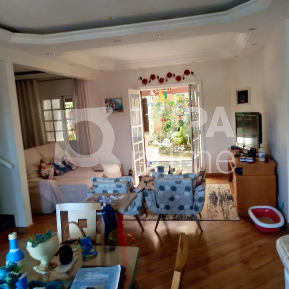 Casa, 4 quartos, 156 m² - Foto 1