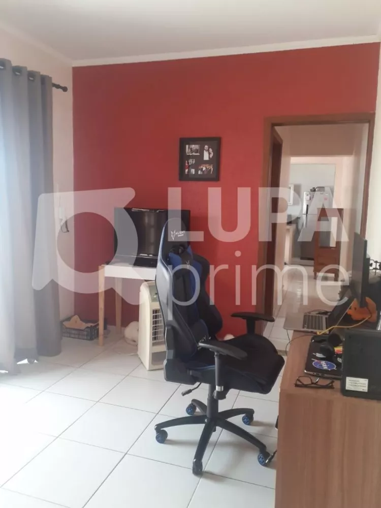 Casa à venda com 2 quartos, 120m² - Foto 4