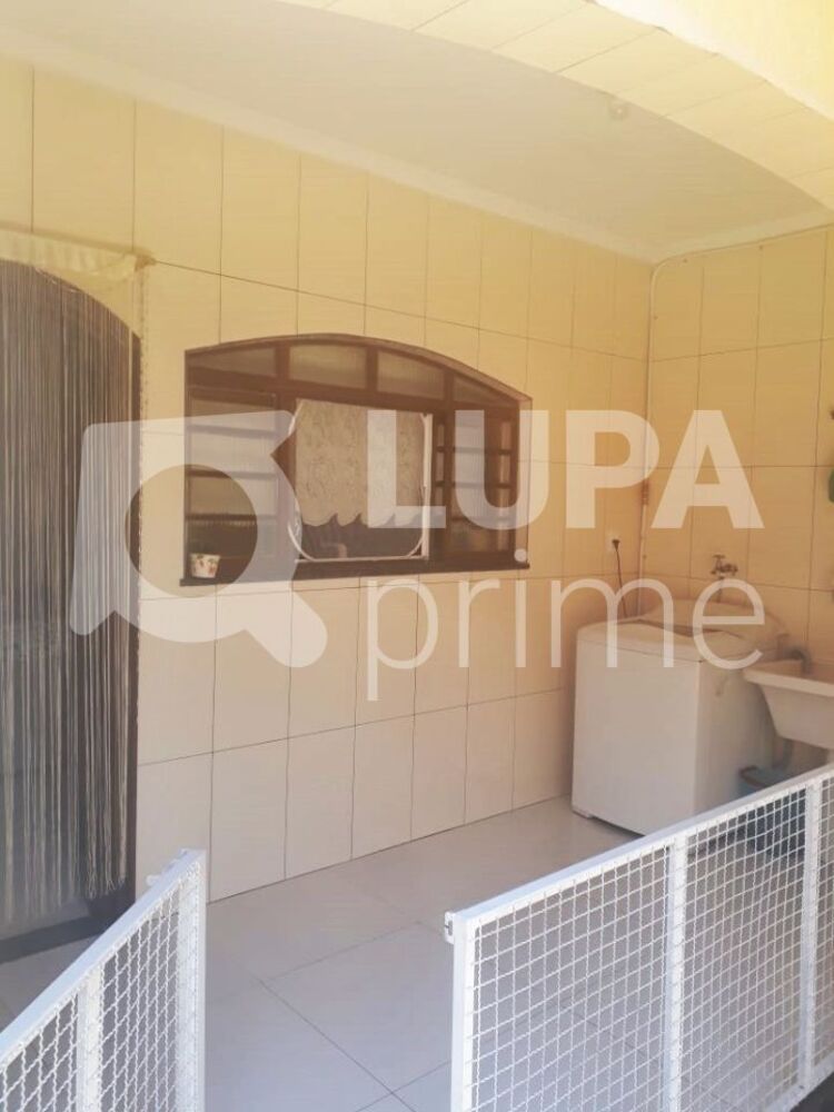 Casa à venda com 3 quartos, 330m² - Foto 5