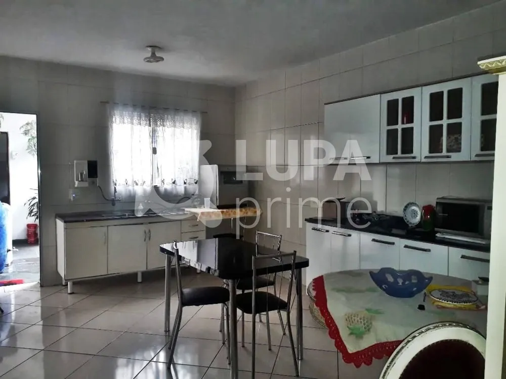 Casa, 5 quartos, 135 m² - Foto 3