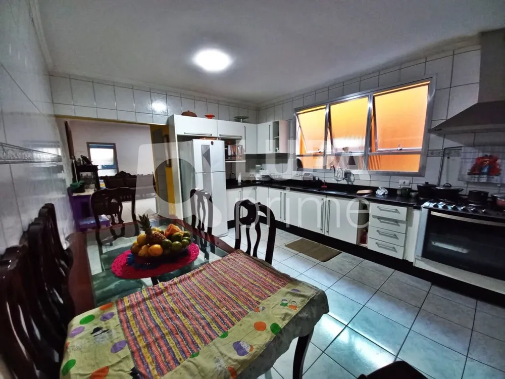 Casa, 10 quartos, 187 m² - Foto 2