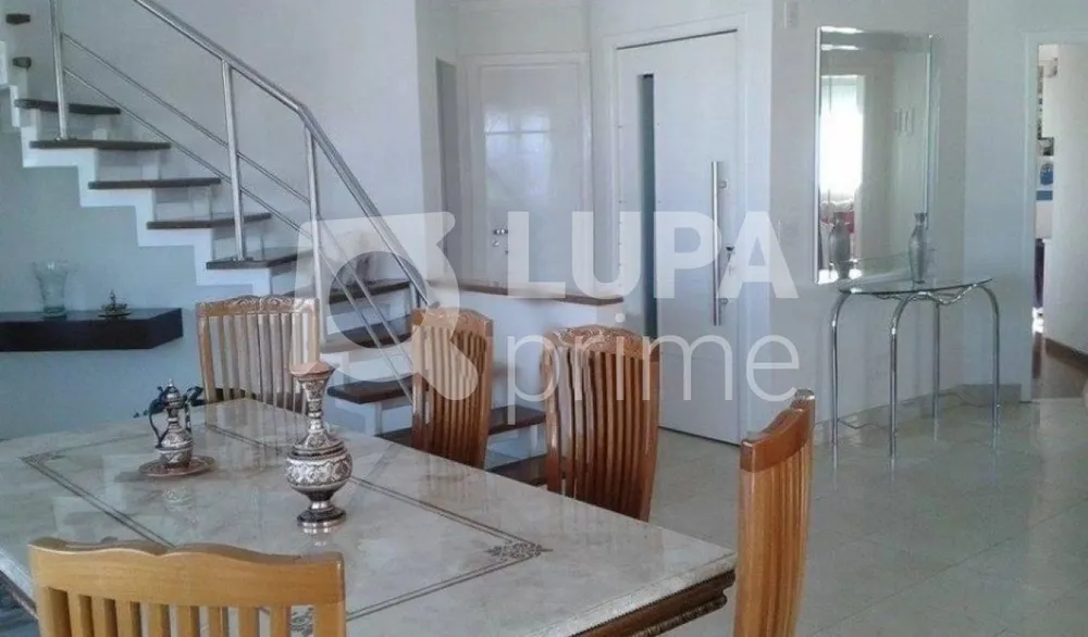Apartamento, 3 quartos, 240 m² - Foto 1
