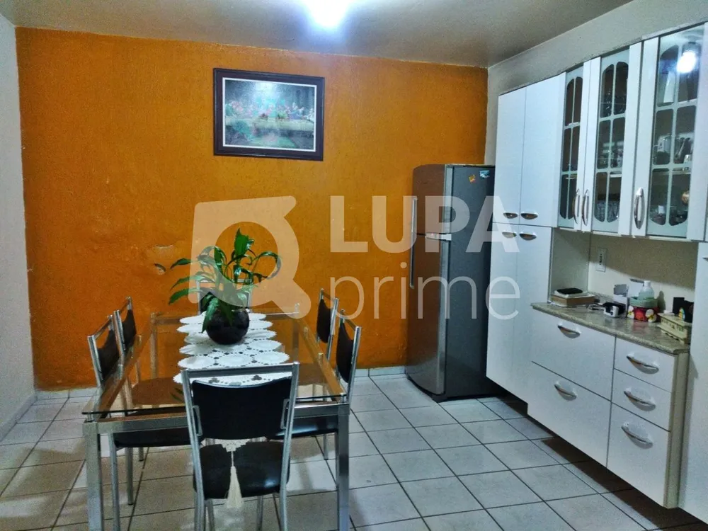 Casa, 5 quartos, 250 m² - Foto 3