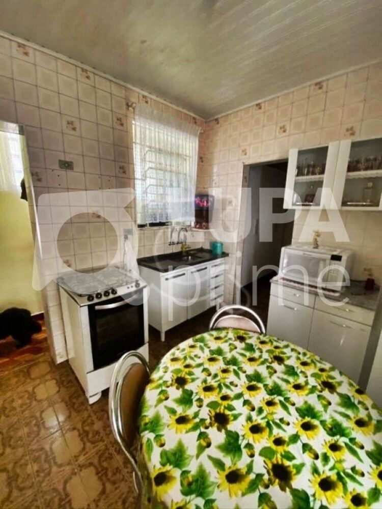Casa, 4 quartos, 195 m² - Foto 1