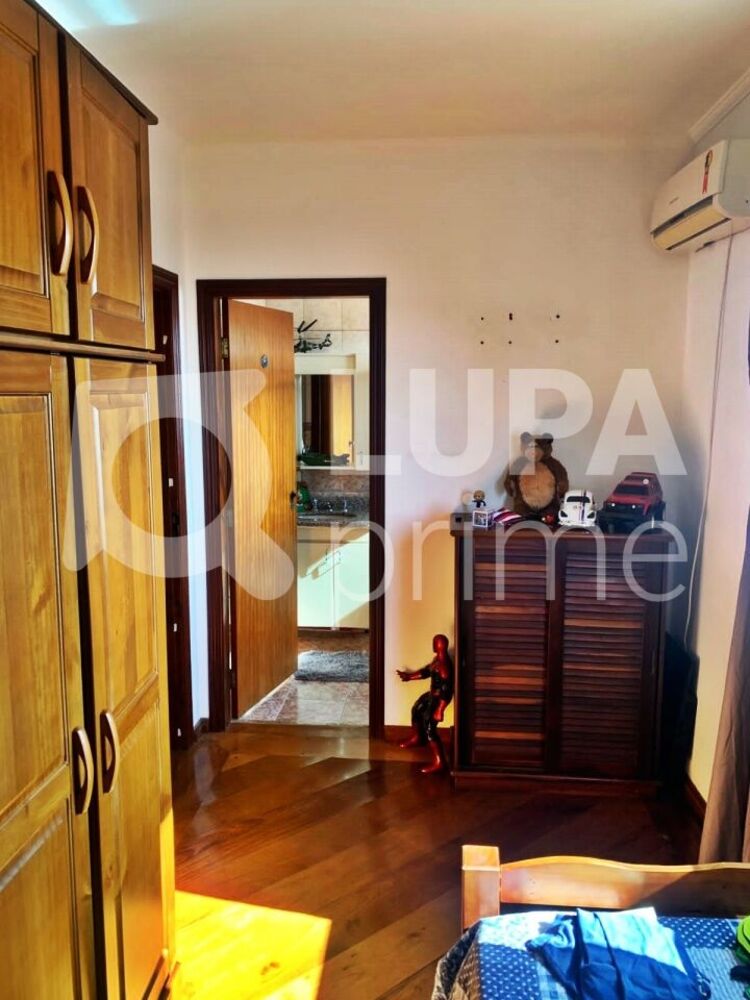 Casa, 4 quartos, 263 m² - Foto 3