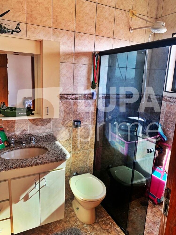 Casa, 4 quartos, 263 m² - Foto 2