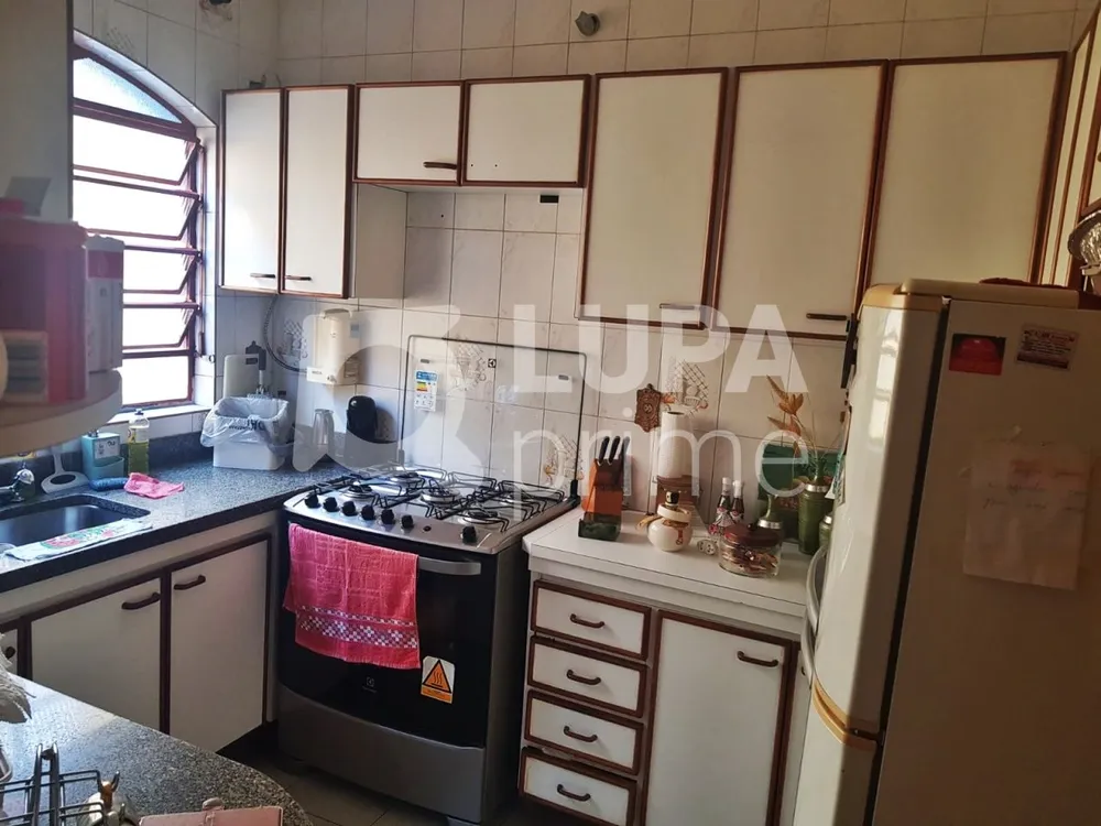 Casa, 3 quartos, 220 m² - Foto 2
