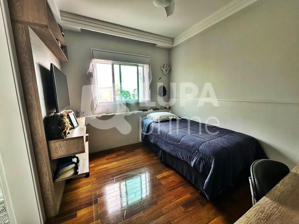 Apartamento, 3 quartos, 160 m² - Foto 2