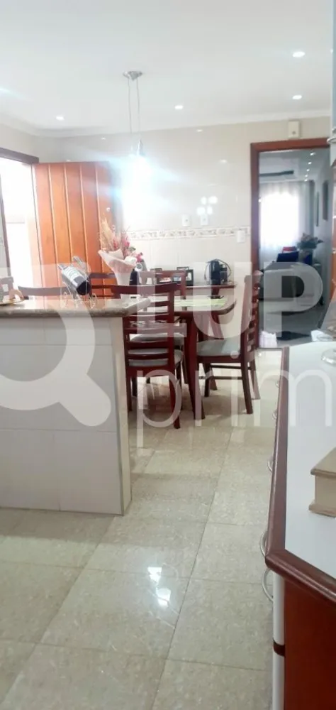Casa, 3 quartos, 220 m² - Foto 10