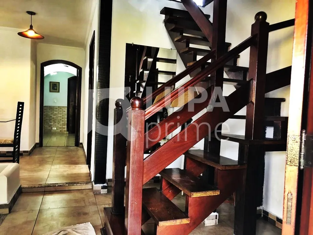 Casa, 3 quartos, 204 m² - Foto 2