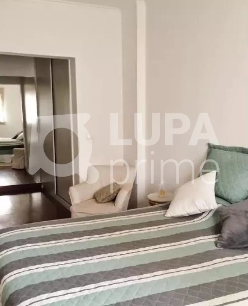 Apartamento à venda com 3 quartos, 186m² - Foto 8