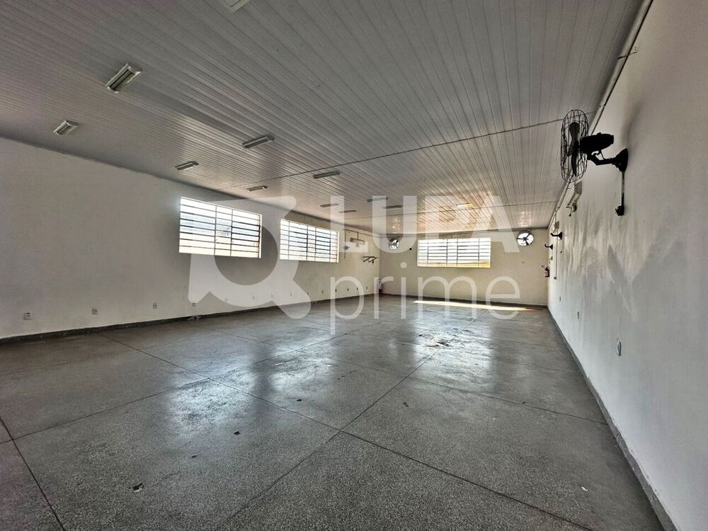 Casa à venda com 3 quartos, 407m² - Foto 8