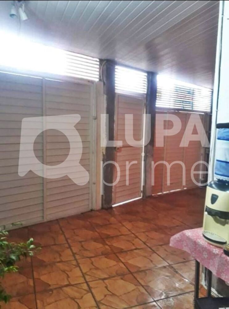 Casa à venda com 8 quartos, 1000m² - Foto 7