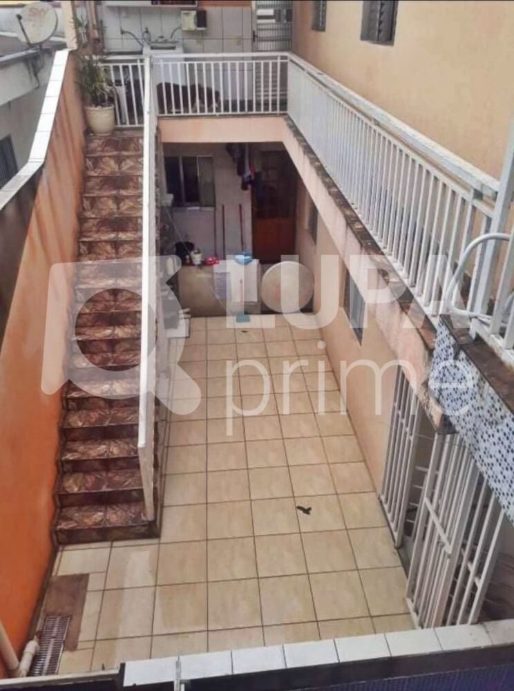 Casa à venda com 8 quartos, 1000m² - Foto 2