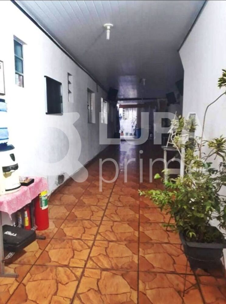 Casa à venda com 8 quartos, 1000m² - Foto 5