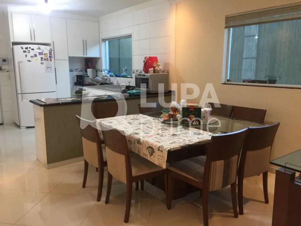 Casa, 3 quartos, 200 m² - Foto 4