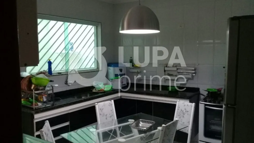 Casa, 3 quartos, 240 m² - Foto 12