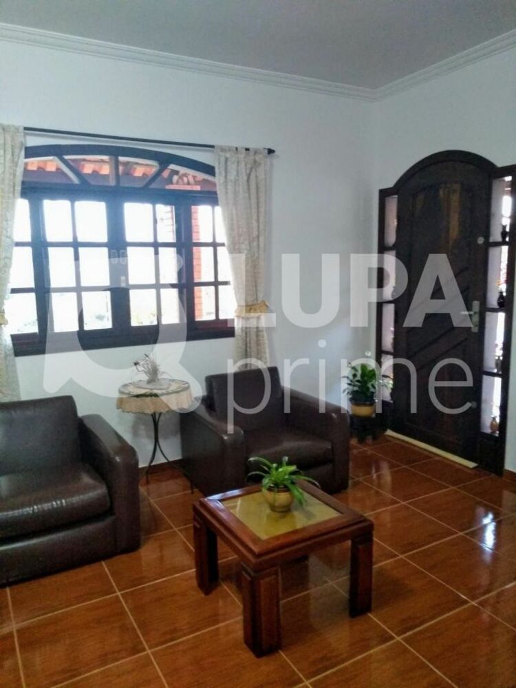 Chácara, 6 quartos, 1390 m² - Foto 2