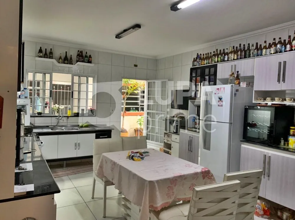 Casa, 3 quartos, 200 m² - Foto 6