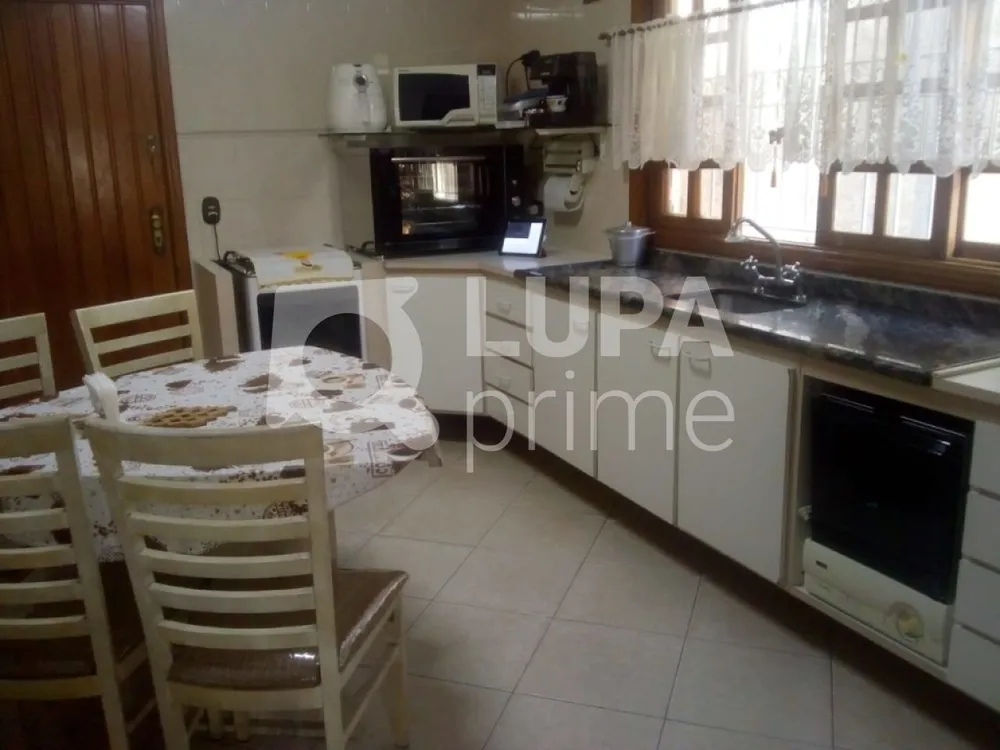 Casa, 4 quartos, 250 m² - Foto 4